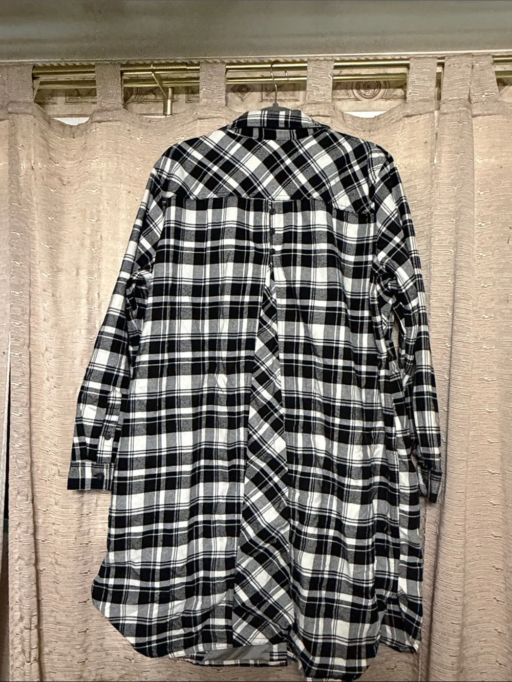 Duluth Trading Co Black and White Plaid Long Shacket